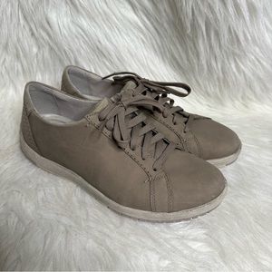 Dansko‎ Leela Waterproof Nubuck Leather Sneakers Taupe Size 38